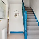 Rosamund Townhouse بيت للعطل