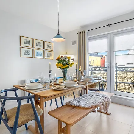 Rosamund Townhouse بيت للعطل كليفدين