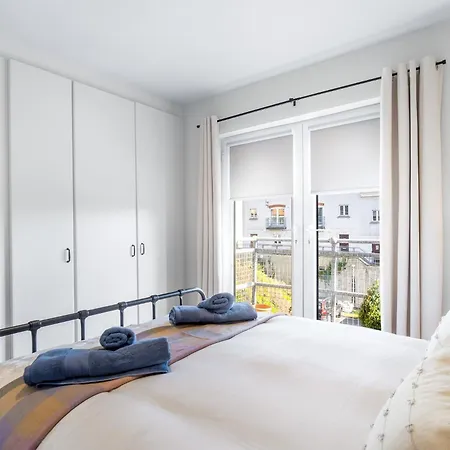 Rosamund Townhouse بيت للعطل