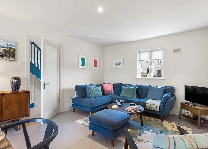 Rosamund Townhouse *