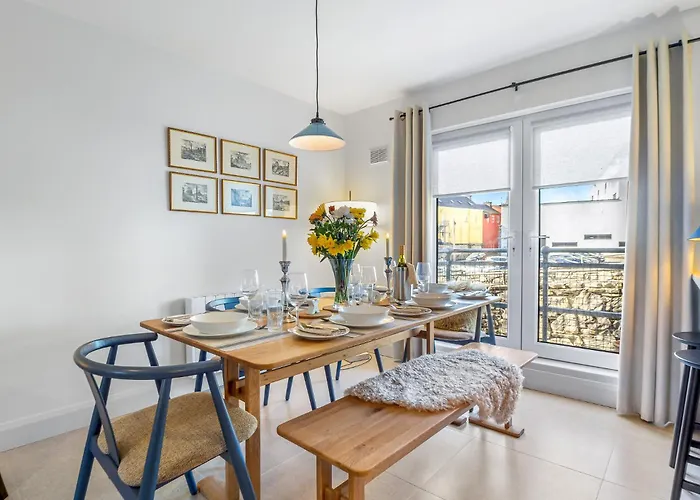 Rosamund Townhouse بيت للعطل كليفدين