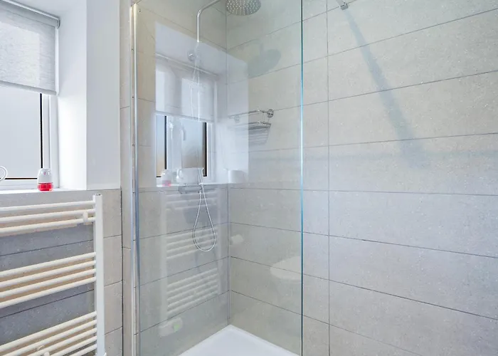 Rosamund Townhouse بيت للعطل كليفدين