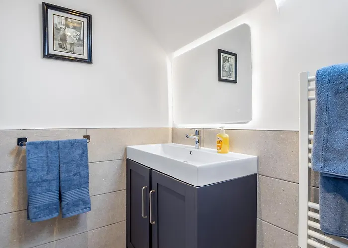 Rosamund Townhouse *